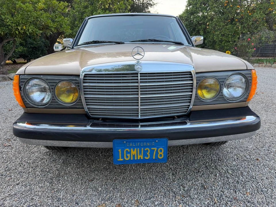 1983 Mercedes-Benz 190E - Image 7 of 24