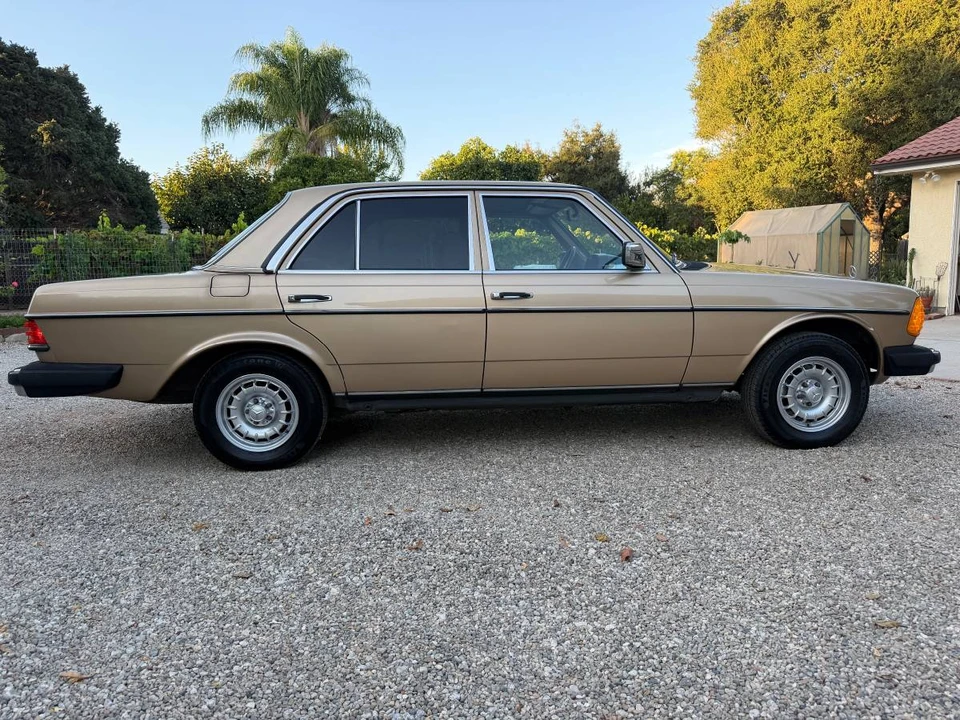 1983 Mercedes-Benz 190E - Image 5 of 24
