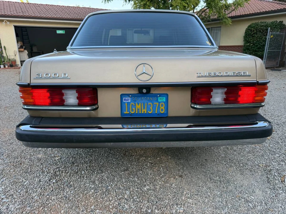 1983 Mercedes-Benz 190E - Image 9 of 24
