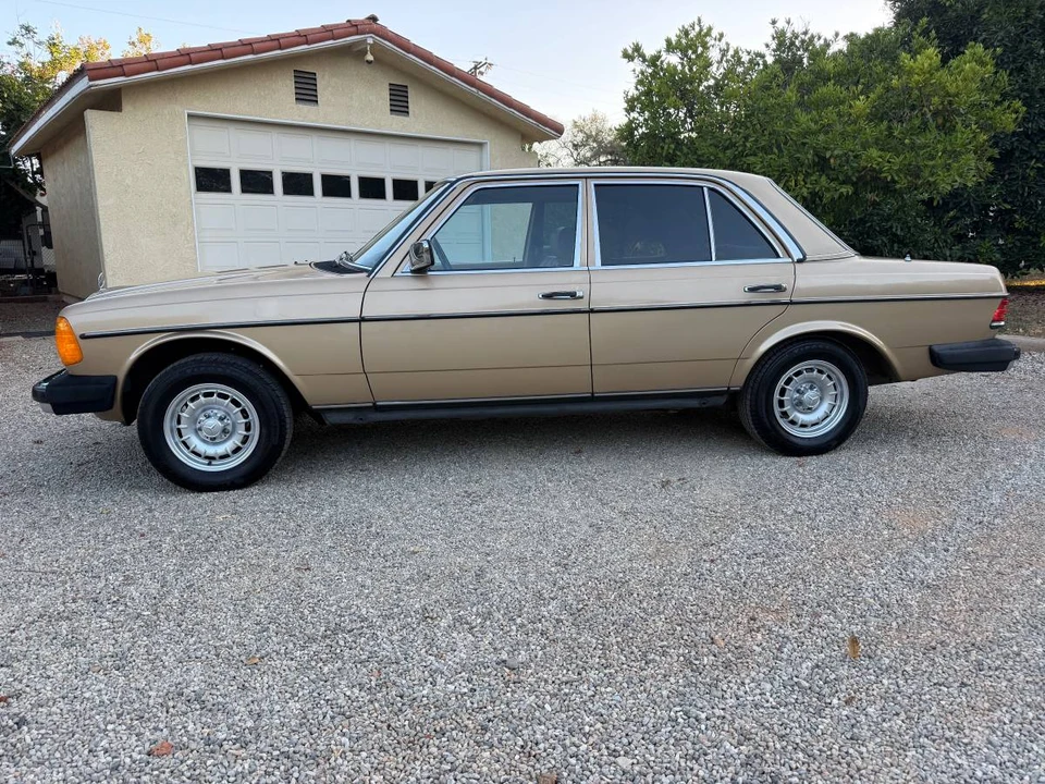 1983 Mercedes-Benz 190E - Image 2 of 24