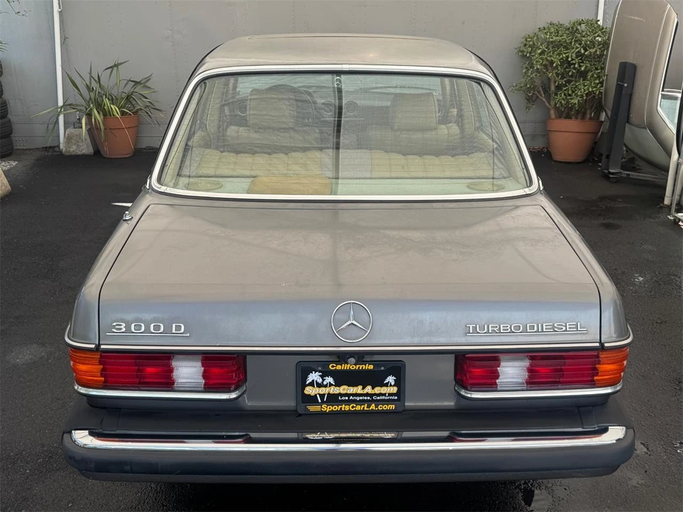 1983 Mercedes-Benz 190E - Image 7 of 31