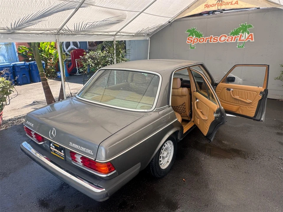 1983 Mercedes-Benz 190E - Image 10 of 31