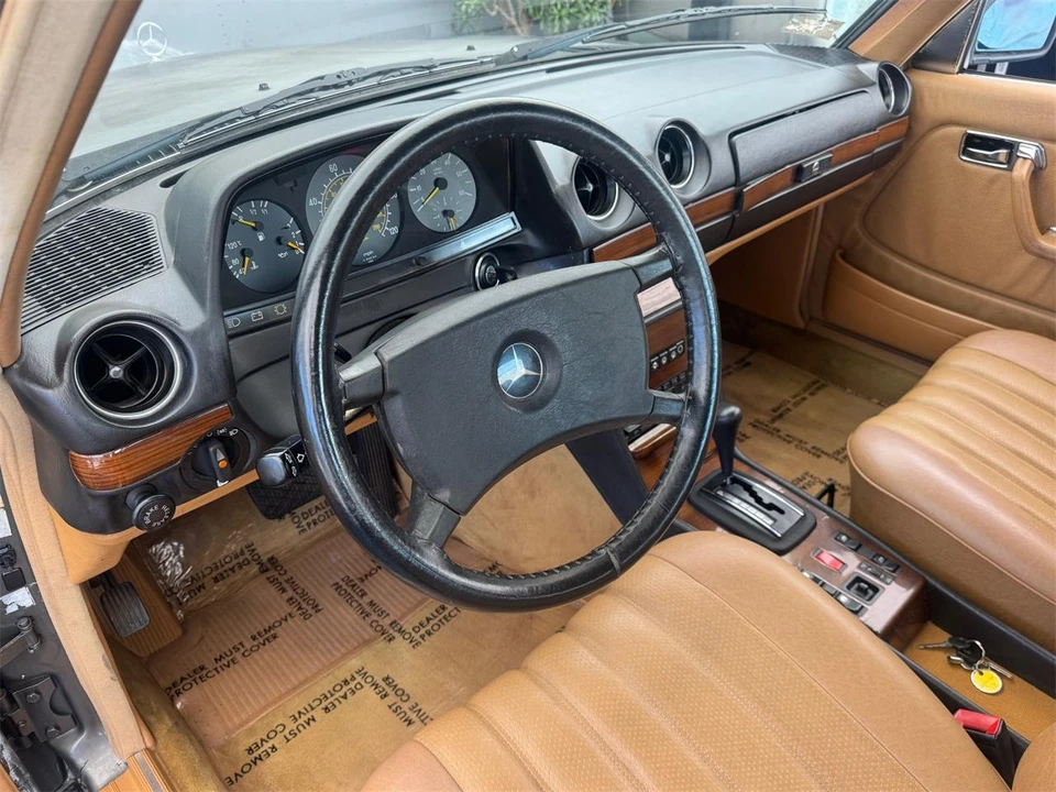 1983 Mercedes-Benz 190E - Image 16 of 31