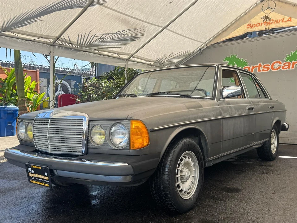 1983 Mercedes-Benz 190E - Image 2 of 31