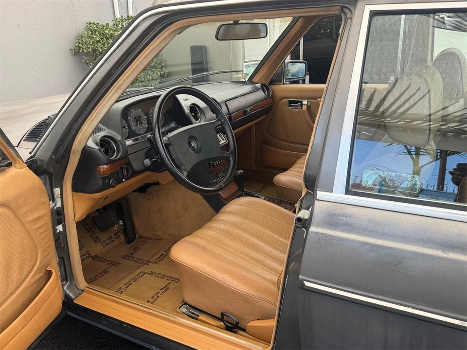 1983 Mercedes-Benz 190E - Image 14 of 31