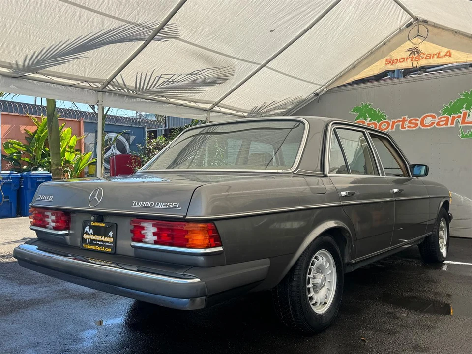 1983 Mercedes-Benz 190E - Image 9 of 31