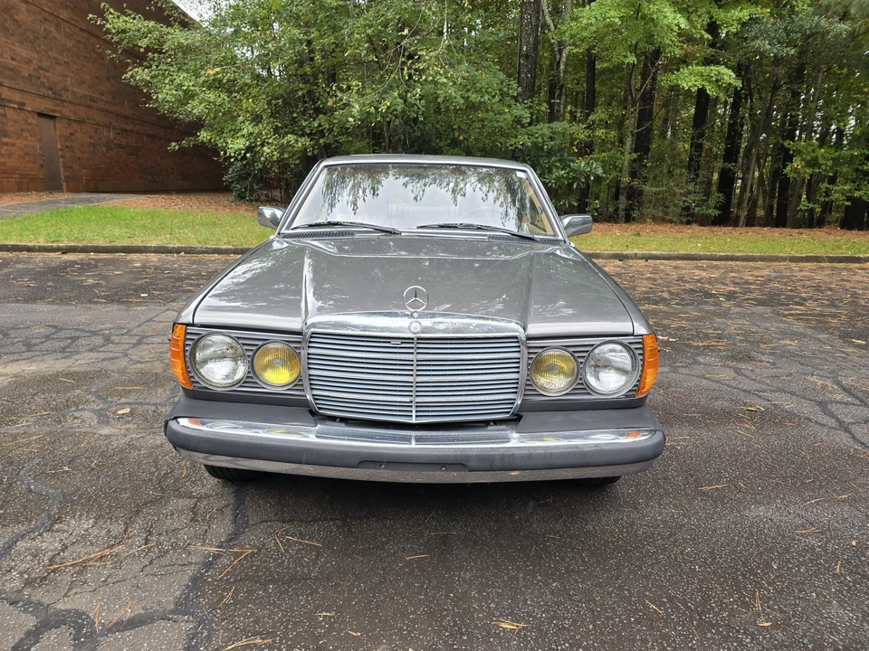 1983 Mercedes-Benz W123 Coupe (C123) - Image 9 of 31
