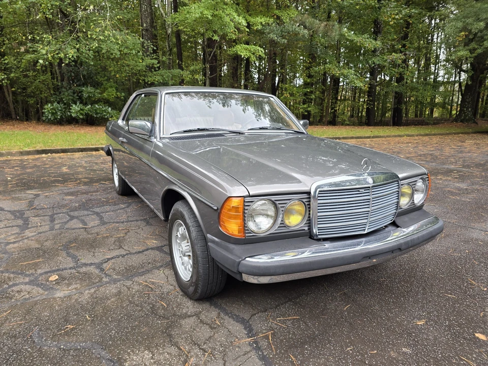 1983 Mercedes-Benz W123 Coupe (C123) - Image 8 of 31