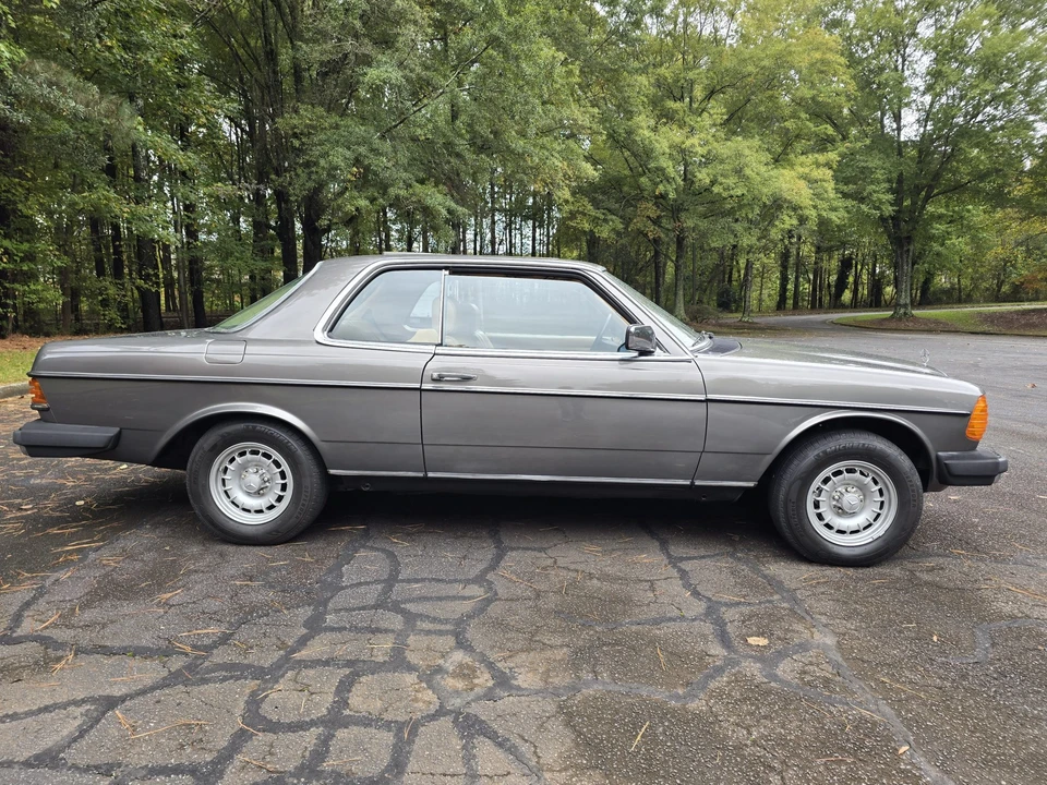 1983 Mercedes-Benz W123 Coupe (C123) - Image 7 of 31