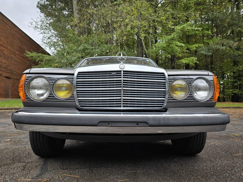 1983 Mercedes-Benz W123 Coupe (C123) - Image 10 of 31