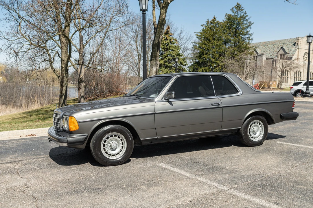 1983 Mercedes-Benz W123 Coupe (C123) - Image 3 of 31