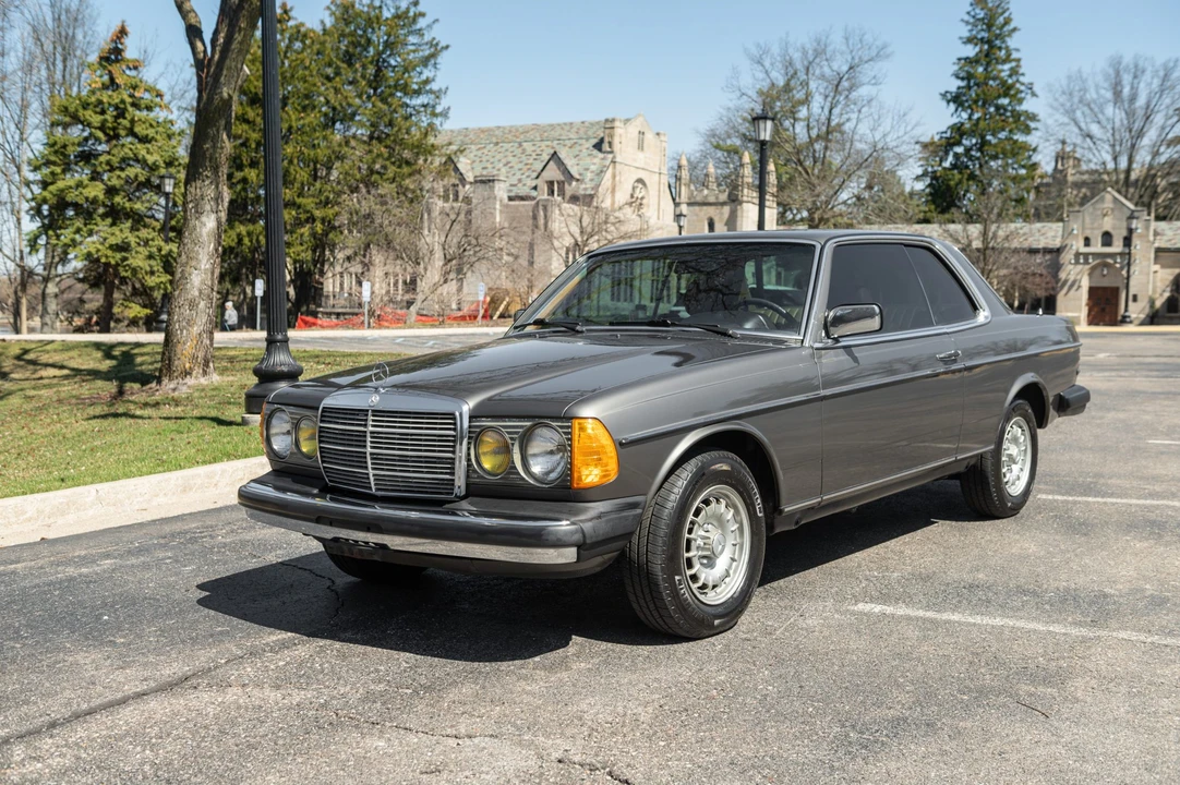 1983 Mercedes-Benz W123 Coupe (C123) - Image 2 of 31