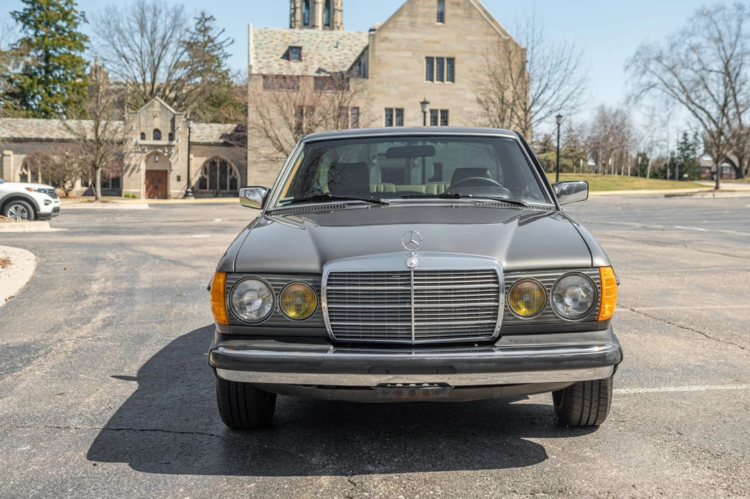 1983 Mercedes-Benz W123 Coupe (C123) - Image 13 of 31