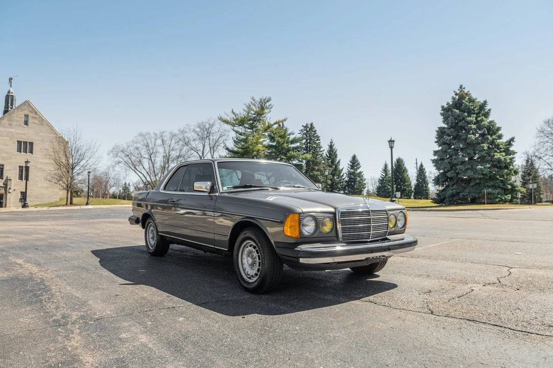 1983 Mercedes-Benz W123 Coupe (C123) - Image 11 of 31