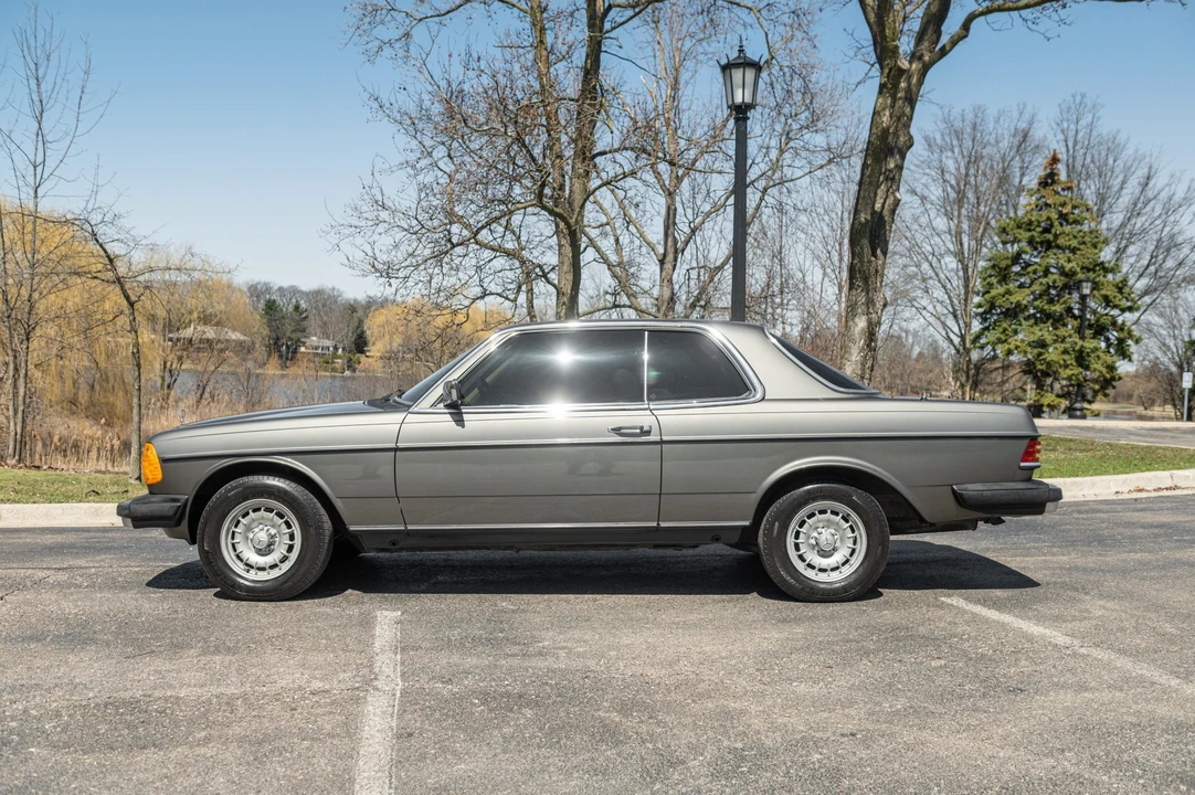 1983 Mercedes-Benz W123 Coupe (C123) - Image 4 of 31