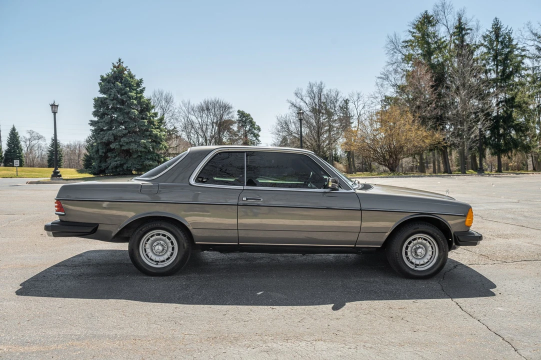 1983 Mercedes-Benz W123 Coupe (C123) - Image 10 of 31