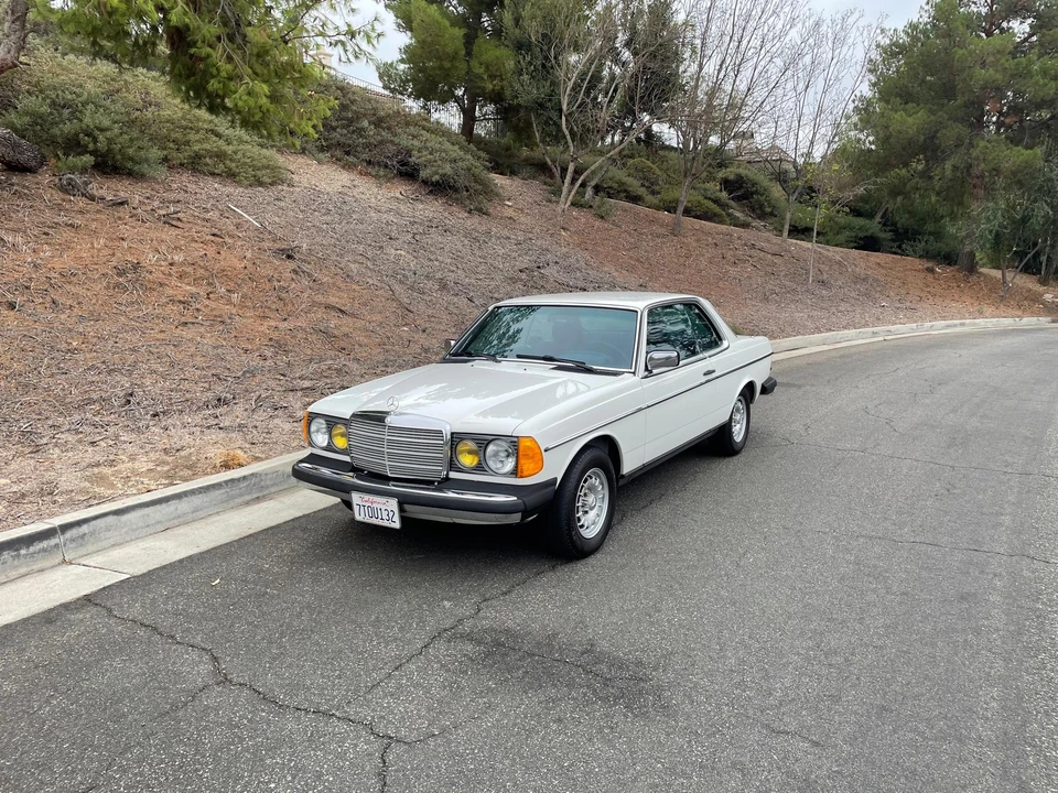 1983 Mercedes-Benz W123 Coupe (C123) - Image 2 of 31