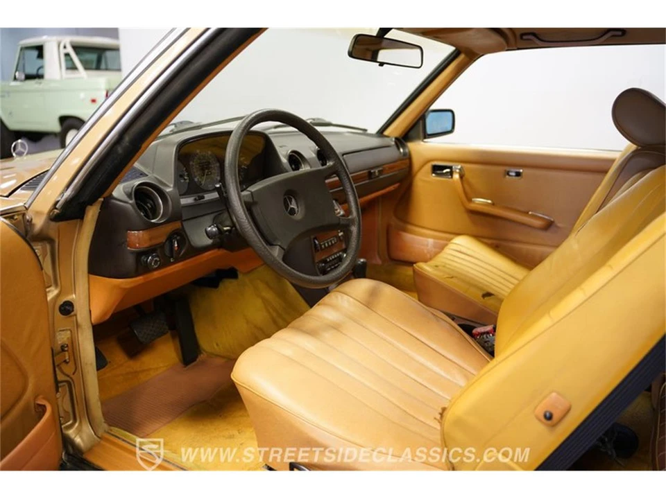 1983 Mercedes-Benz W123 Coupe (C123) - Image 2 of 31