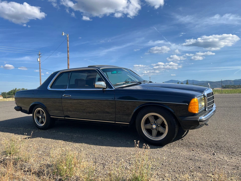 1983 Mercedes-Benz E-Class - Image 24 of 31