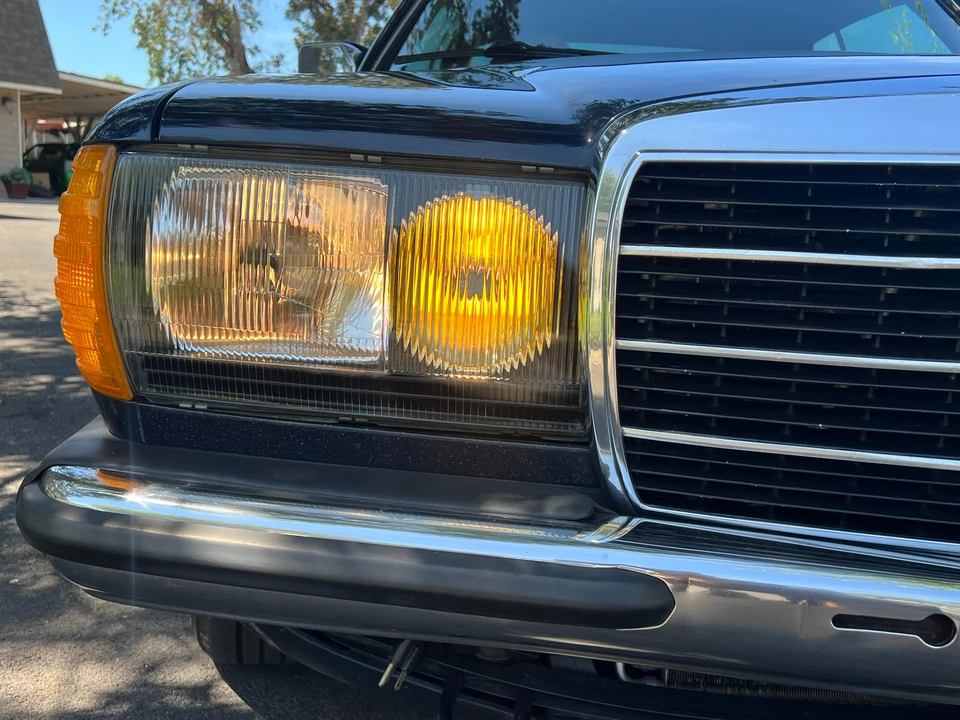 1983 Mercedes-Benz E-Class - Image 29 of 31