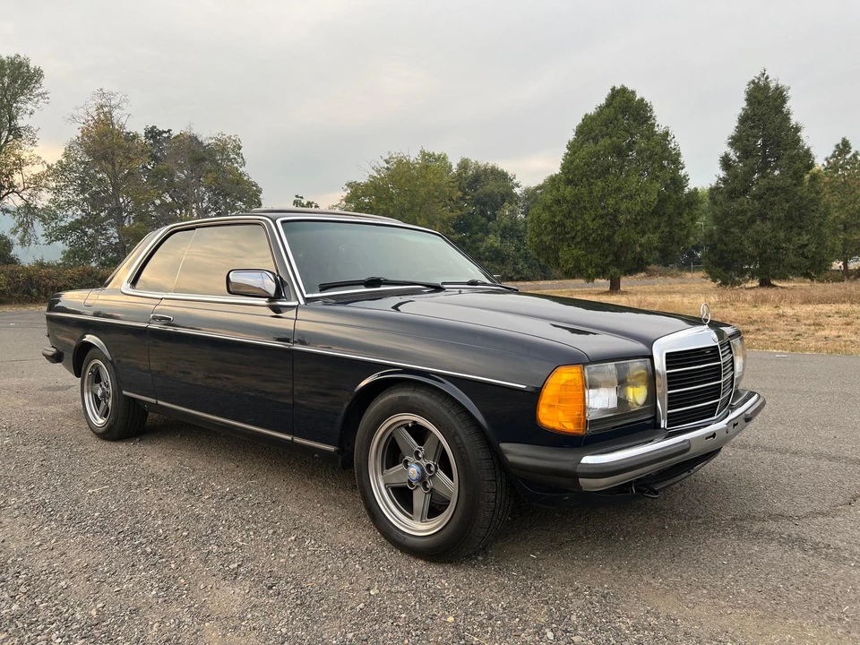 1983 Mercedes-Benz E-Class - Image 26 of 31