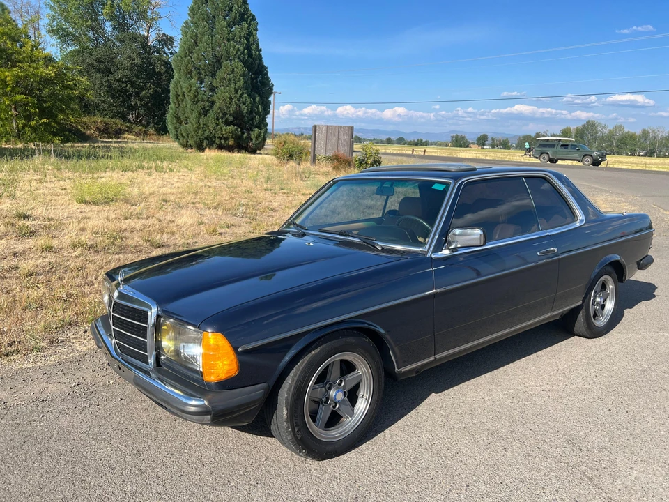 1983 Mercedes-Benz E-Class - Image 9 of 31