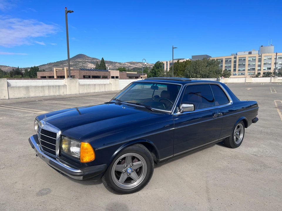 1983 Mercedes-Benz E-Class - Image 8 of 31