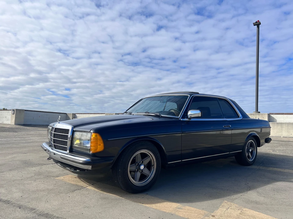 1983 Mercedes-Benz E-Class - Image 11 of 31