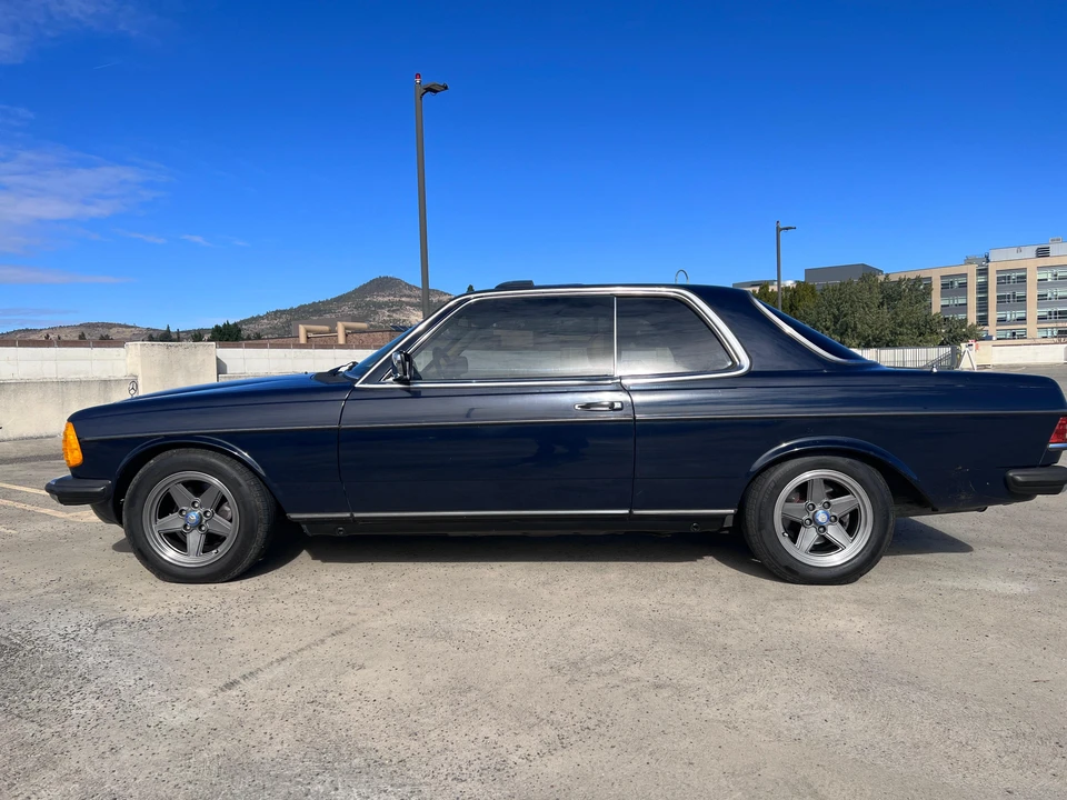 1983 Mercedes-Benz E-Class - Image 14 of 31
