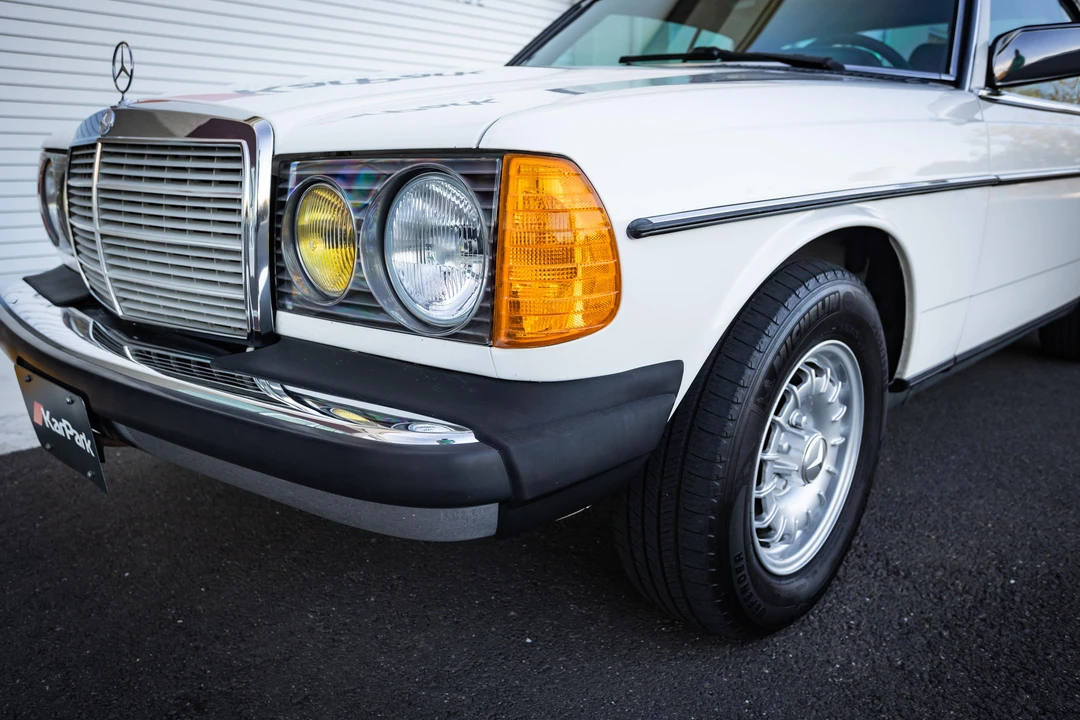 1983 Mercedes-Benz E-Class - Image 22 of 31