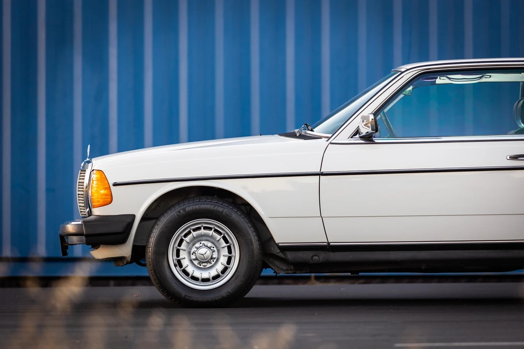 1983 Mercedes-Benz E-Class - Image 23 of 31