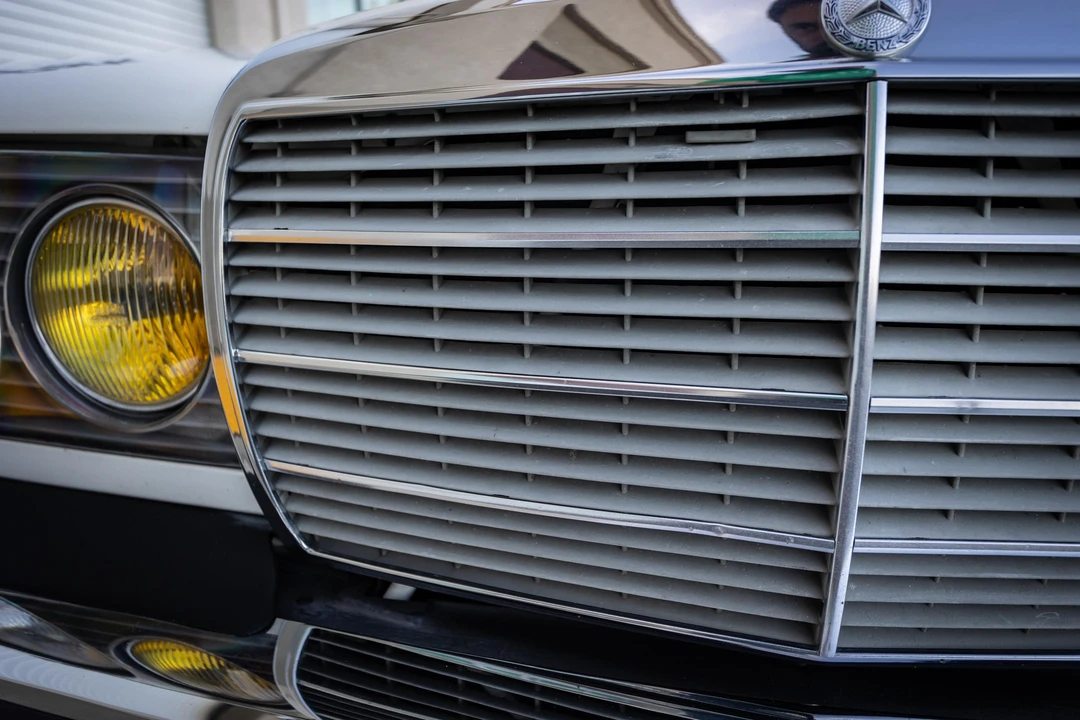 1983 Mercedes-Benz E-Class - Image 17 of 31