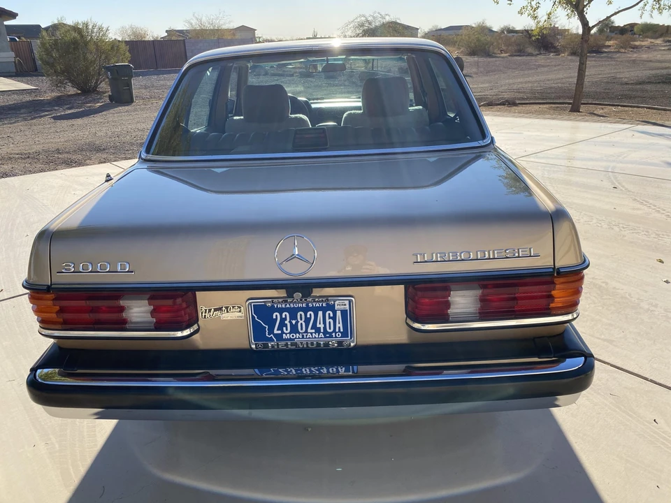 1983 Mercedes-Benz W123 Sedan - Image 7 of 31