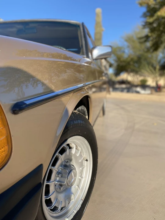 1983 Mercedes-Benz W123 Sedan - Image 20 of 31
