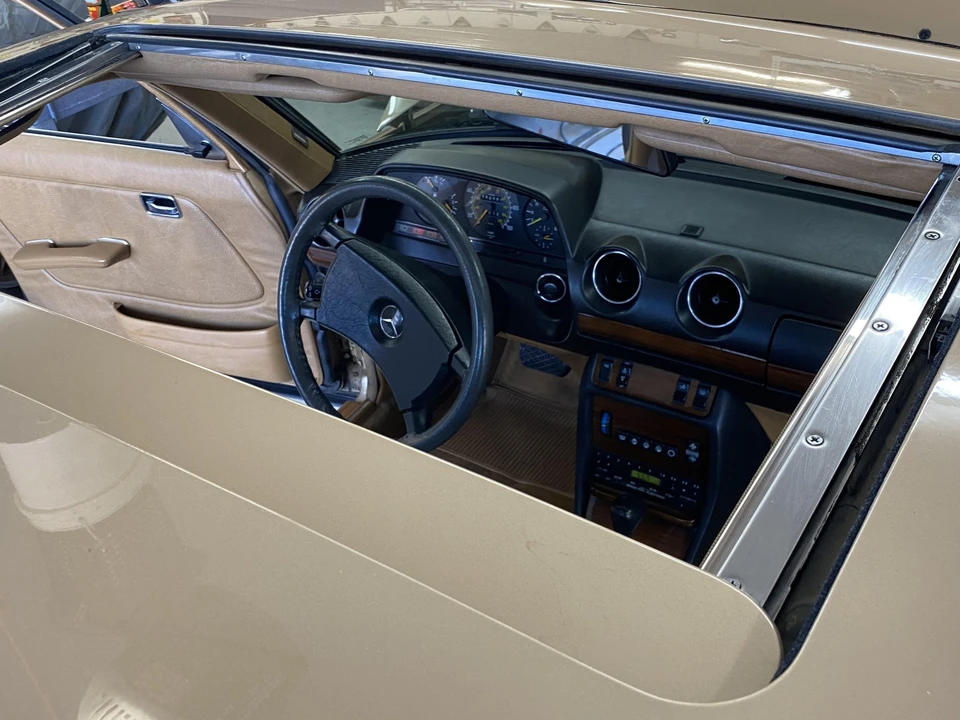1983 Mercedes-Benz W123 Sedan - Image 28 of 31