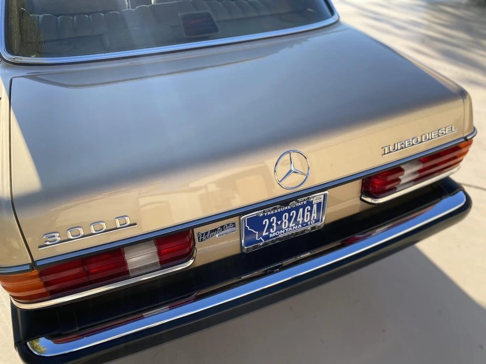 1983 Mercedes-Benz W123 Sedan - Image 30 of 31
