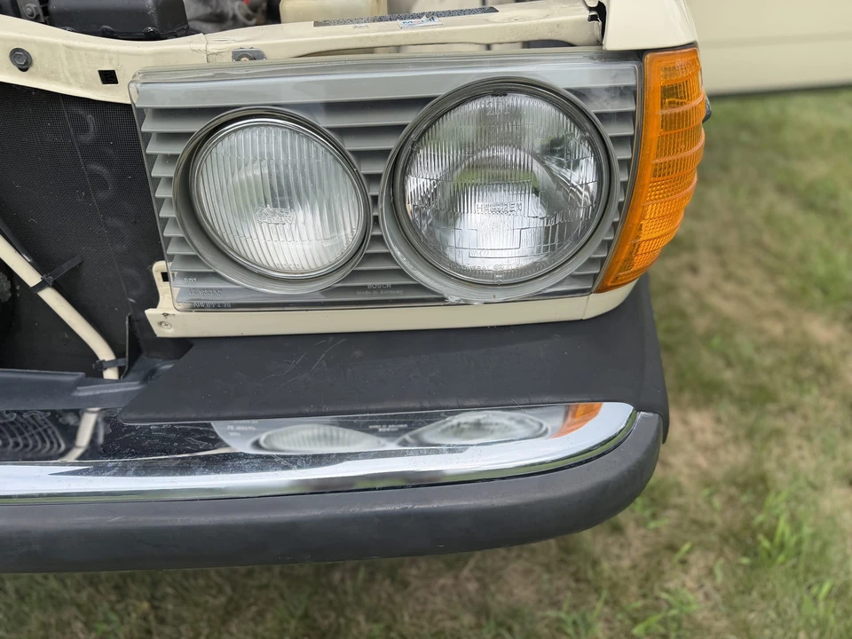 1983 Mercedes-Benz W123 Sedan - Image 14 of 31