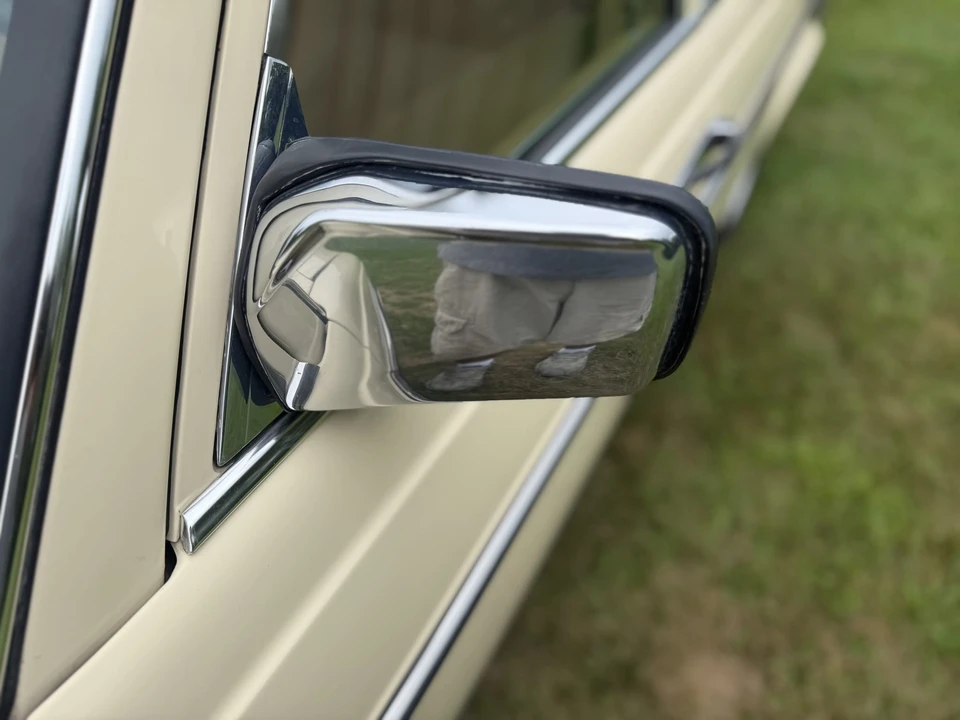 1983 Mercedes-Benz W123 Sedan - Image 25 of 31