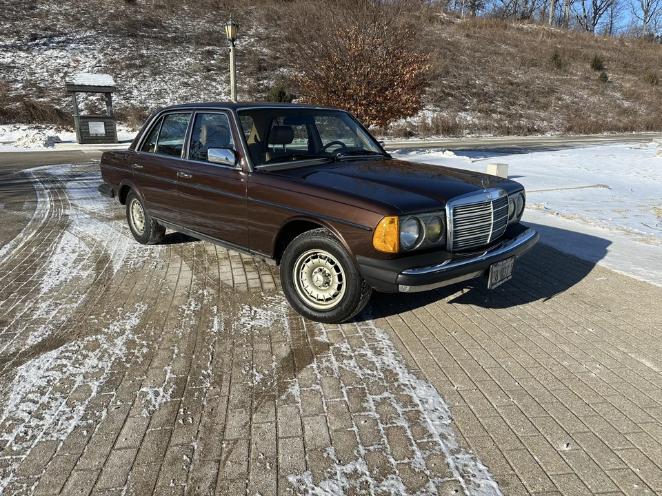 1983 Mercedes-Benz W123 Sedan - Image 4 of 31