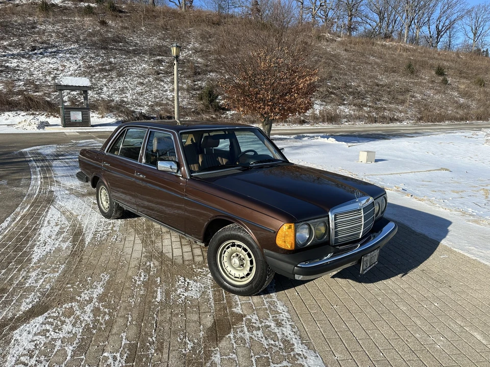 1983 Mercedes-Benz W123 Sedan - Image 6 of 31