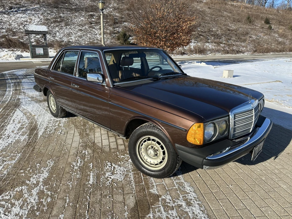 1983 Mercedes-Benz W123 Sedan - Image 5 of 31
