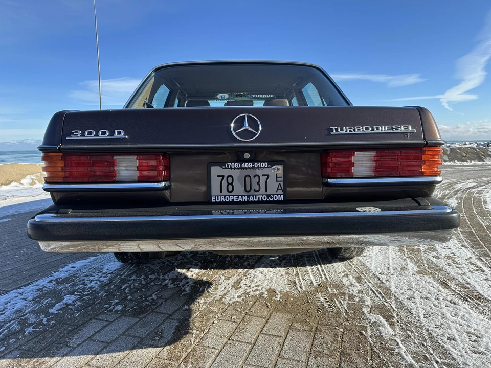 1983 Mercedes-Benz W123 Sedan - Image 19 of 31