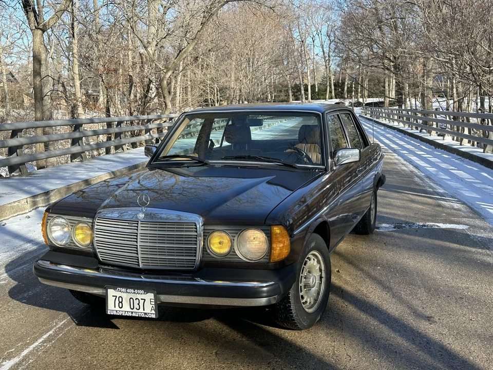 1983 Mercedes-Benz W123 Sedan - Image 12 of 31