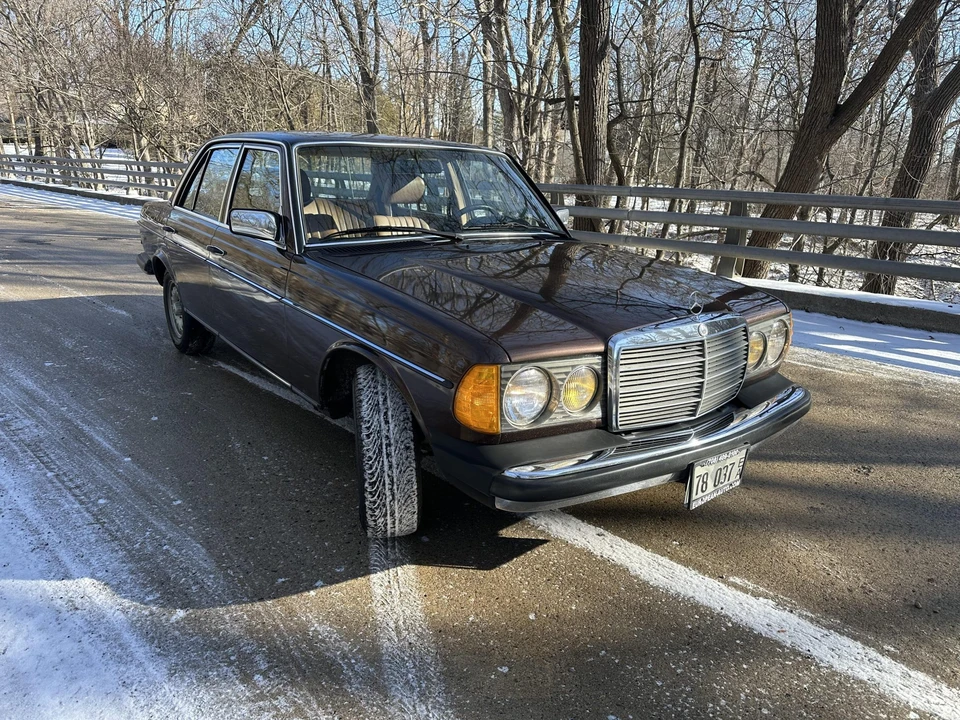 1983 Mercedes-Benz W123 Sedan - Image 7 of 31