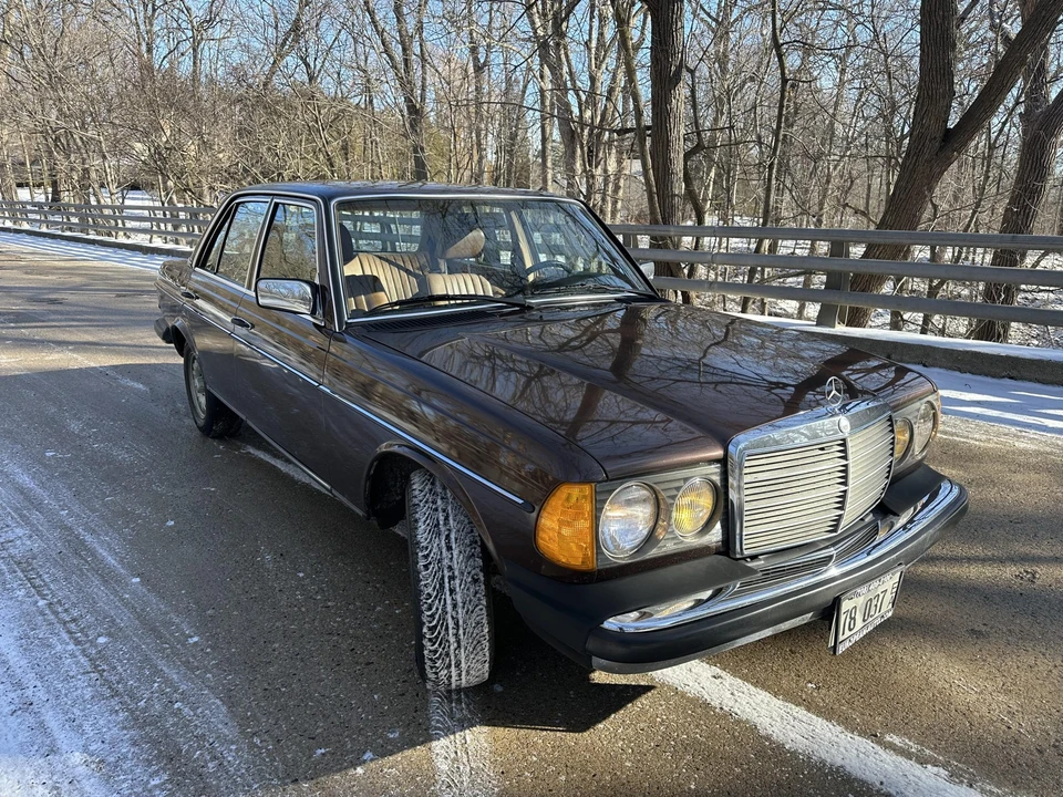 1983 Mercedes-Benz W123 Sedan - Image 8 of 31