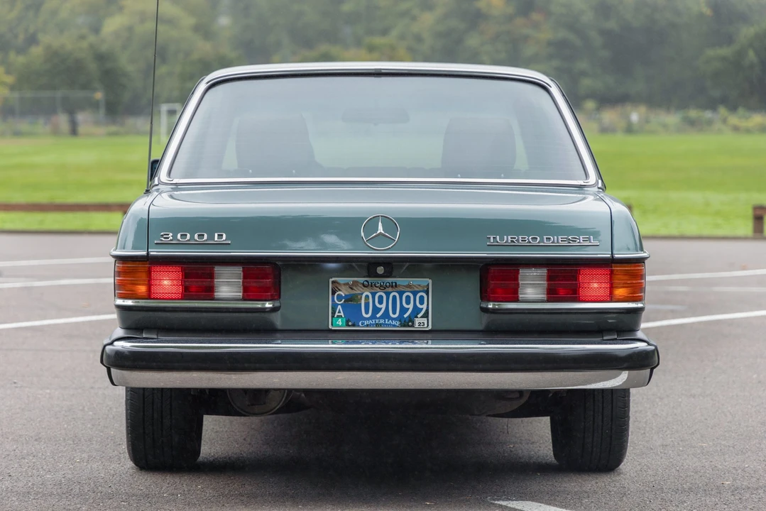 1983 Mercedes-Benz W123 Sedan - Image 5 of 31