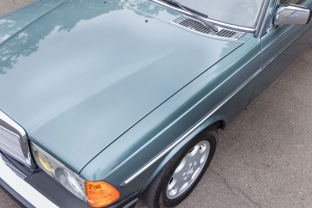 1983 Mercedes-Benz W123 Sedan - Image 21 of 31