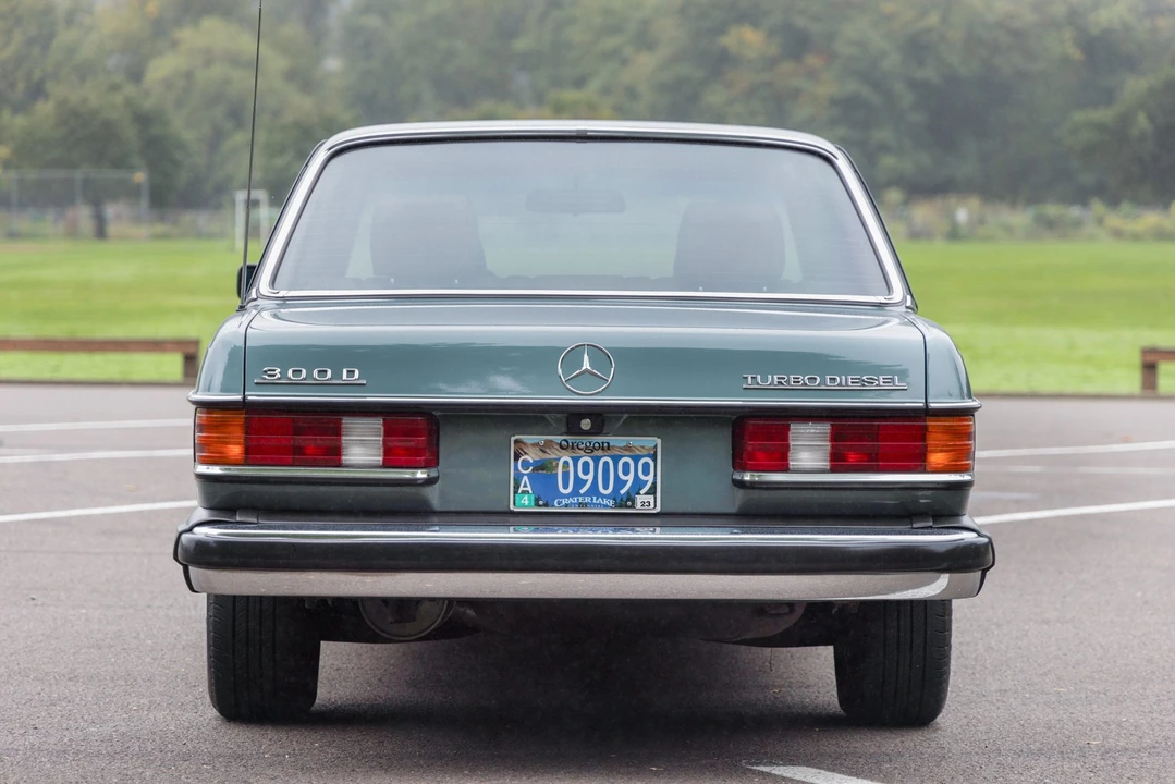 1983 Mercedes-Benz W123 Sedan - Image 26 of 31