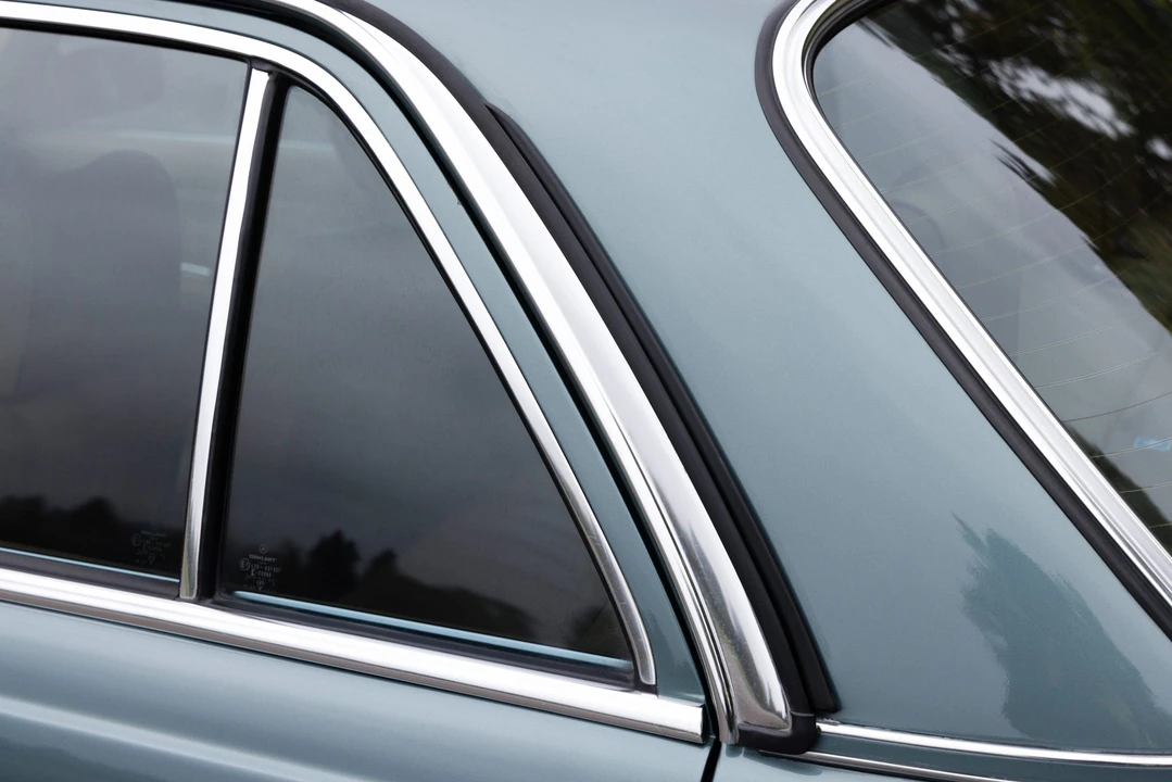 1983 Mercedes-Benz W123 Sedan - Image 30 of 31
