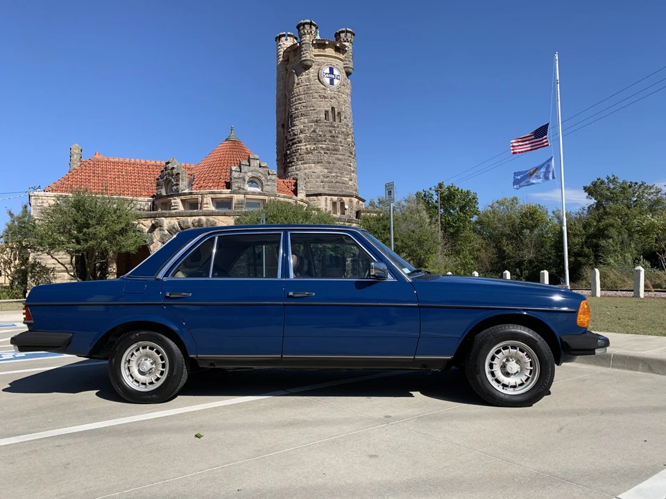 1983 Mercedes-Benz W123 Sedan - Image 8 of 31